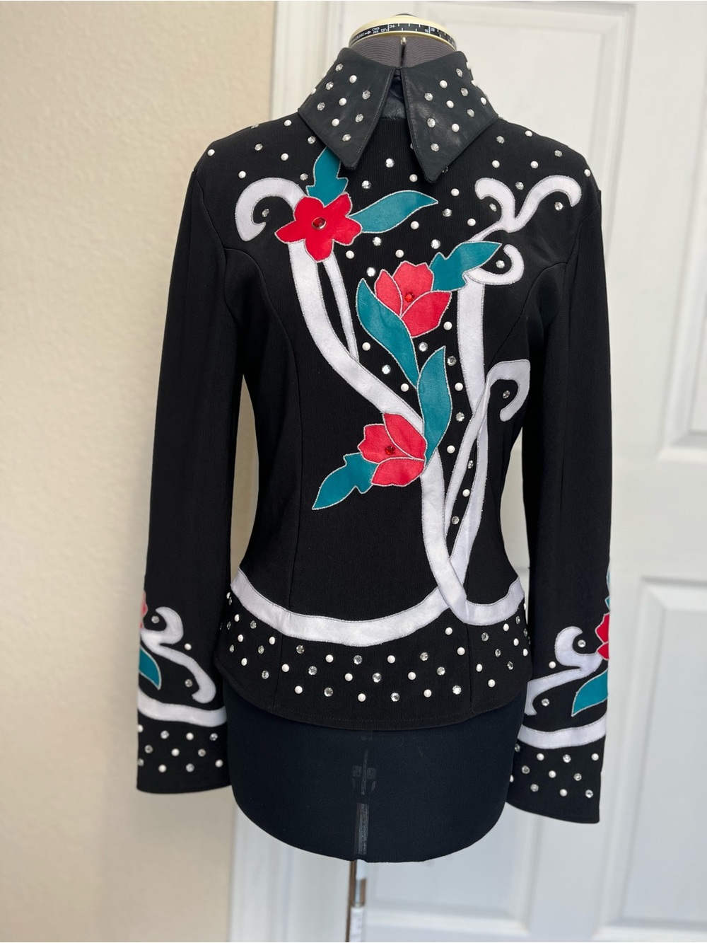 1849 Authentic Ranchwear | Western Show Jacket Studded Floral Appliqué, Small